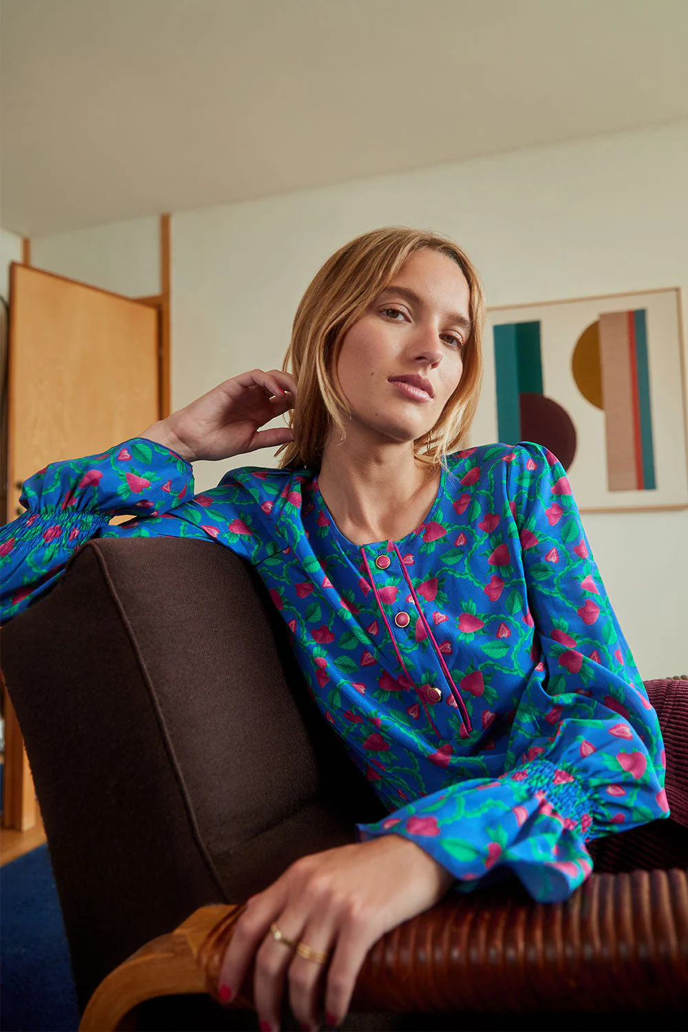 Blouse Flamboyante Fraises Volantes Bleu - Image 3