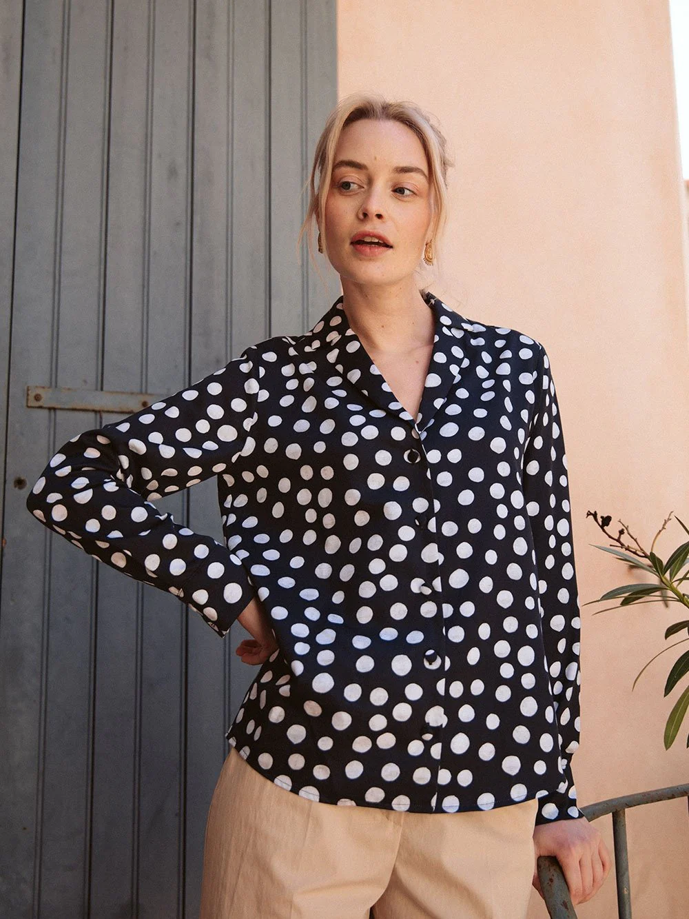 Chemisier en coton col pyjama Black or White - Image 6