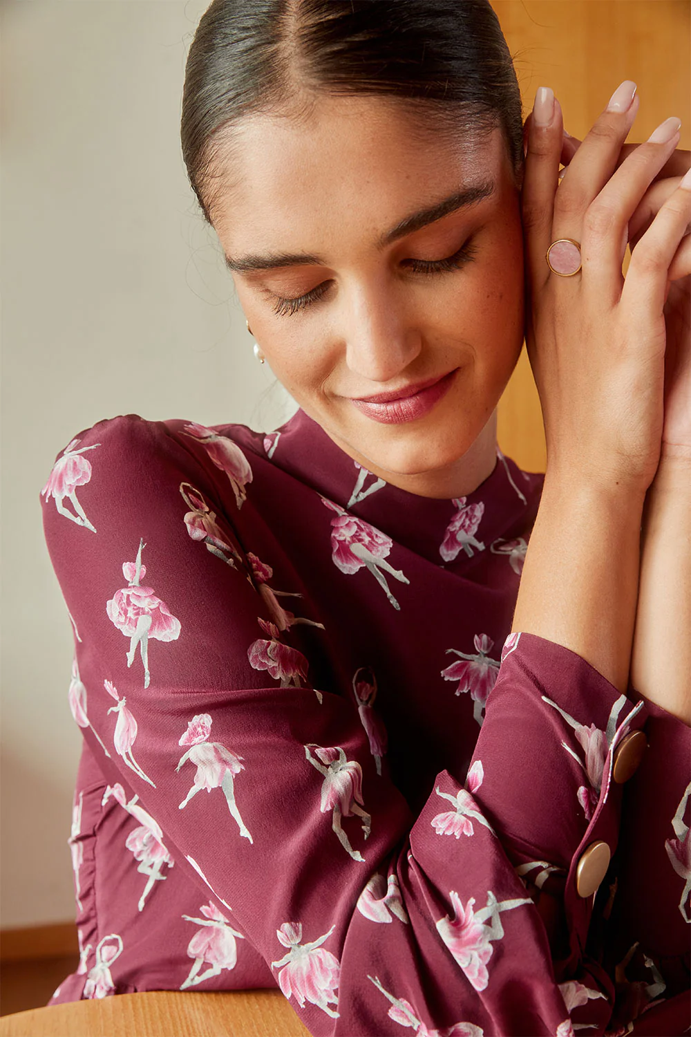 Robe Victoire en soie Ballet de Tulipes Bordeaux - Image 8
